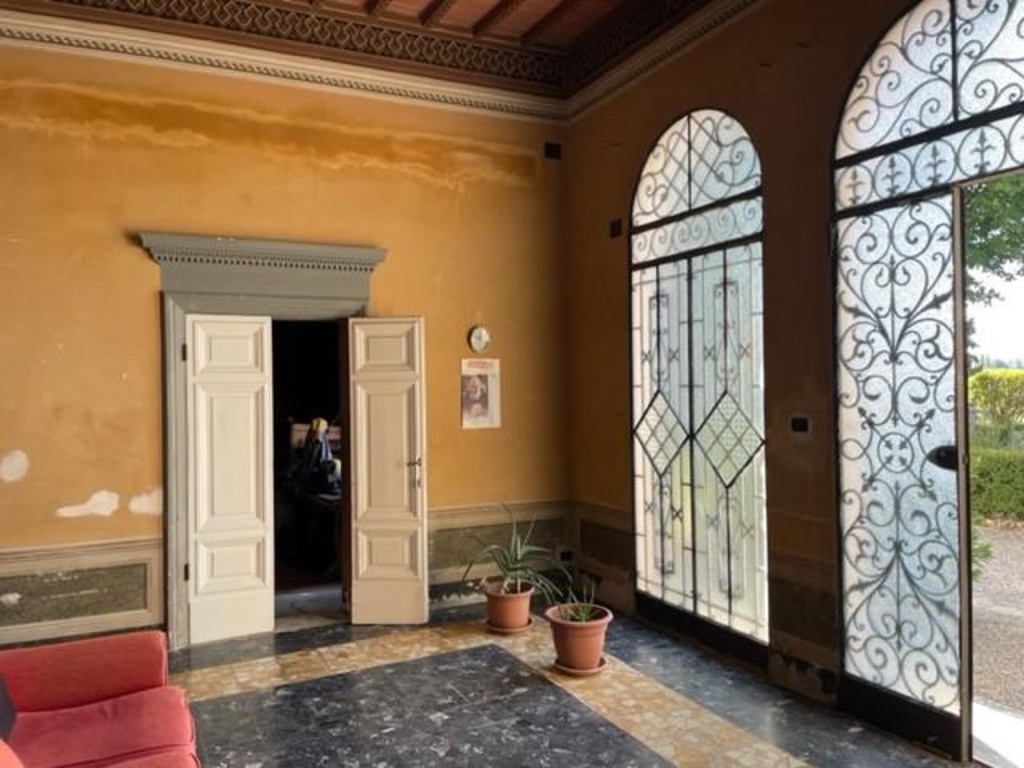 Villa a Siena, 40 locali, 5 bagni, 1047 m², buono stato in vendita