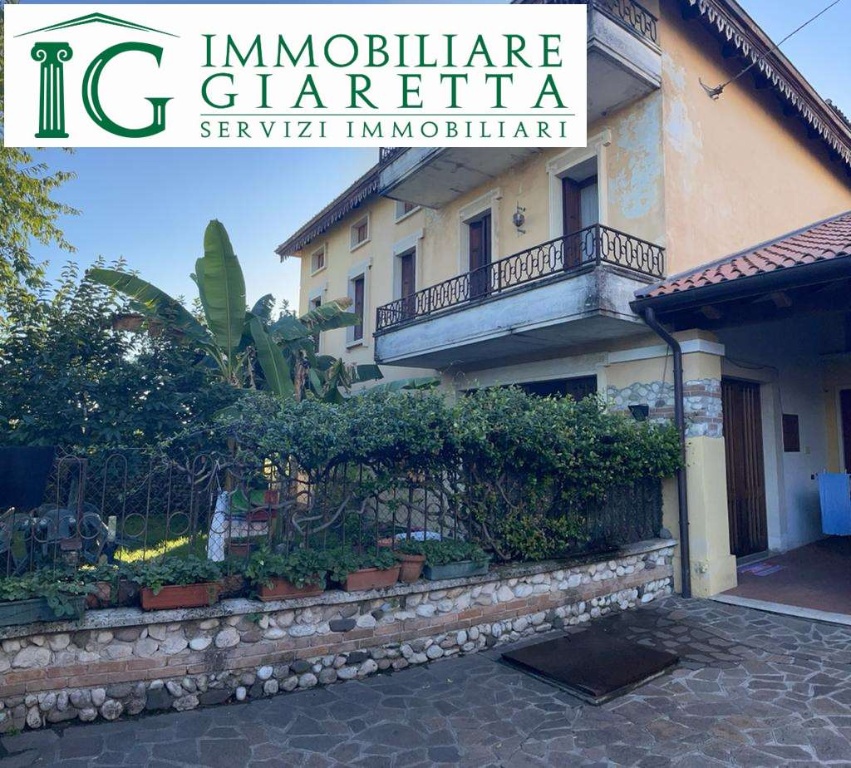 Casa indipendente a Montecchio Precalcino, 14 locali, 3 bagni, 390 m²
