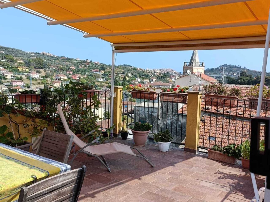 appartamento in vendita ad Imperia in zona Caramagna Ligure