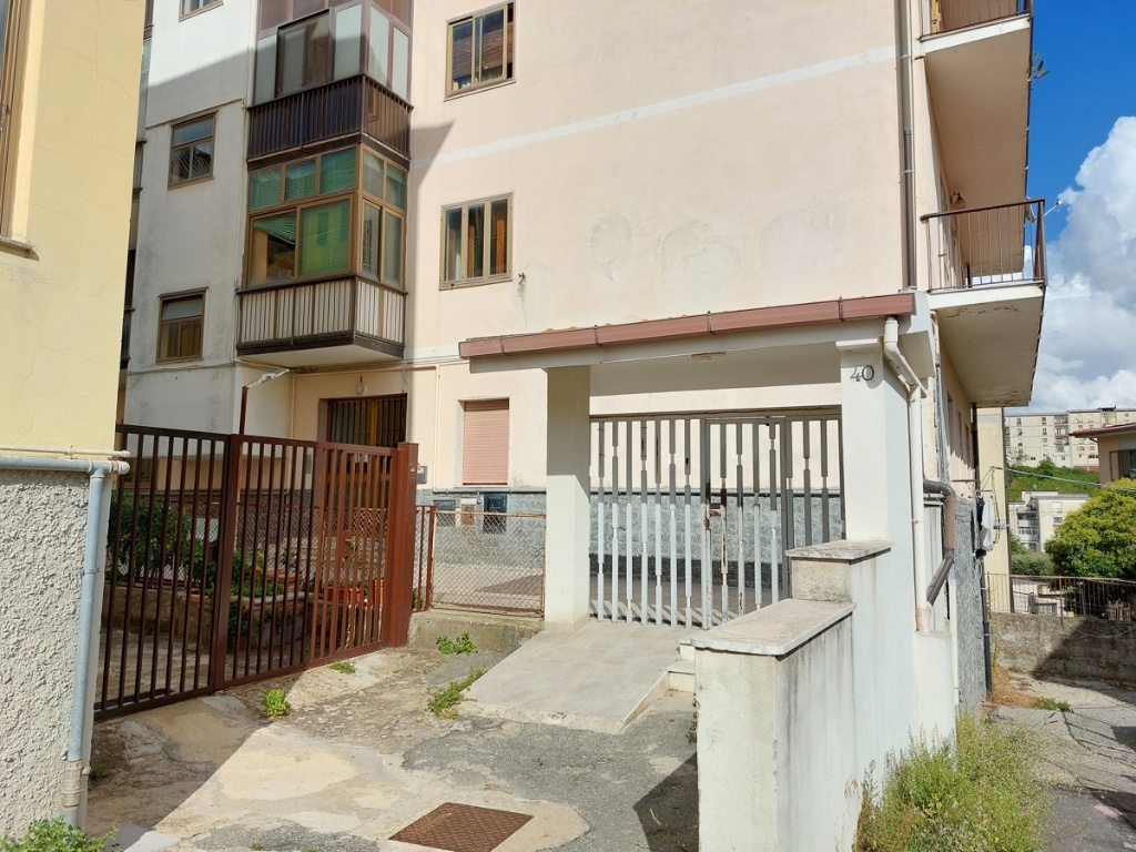 Quadrilocale in Via Gramsci 40, Catanzaro, 1 bagno, 100 m², 4° piano