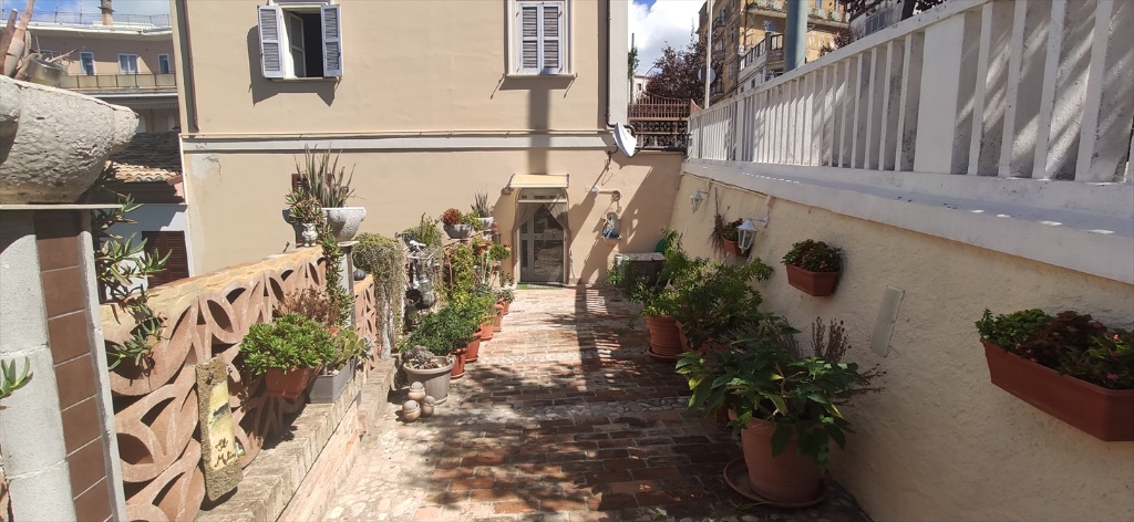 Quadrilocale in Via Madonna degli angeli, Chieti, 1 bagno, 102 m²