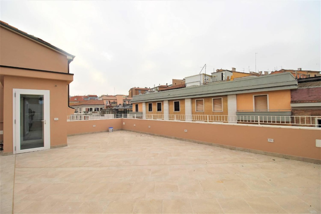Attico ad Ancona, 3 locali, 2 bagni, 112 m², 3° piano, terrazzo