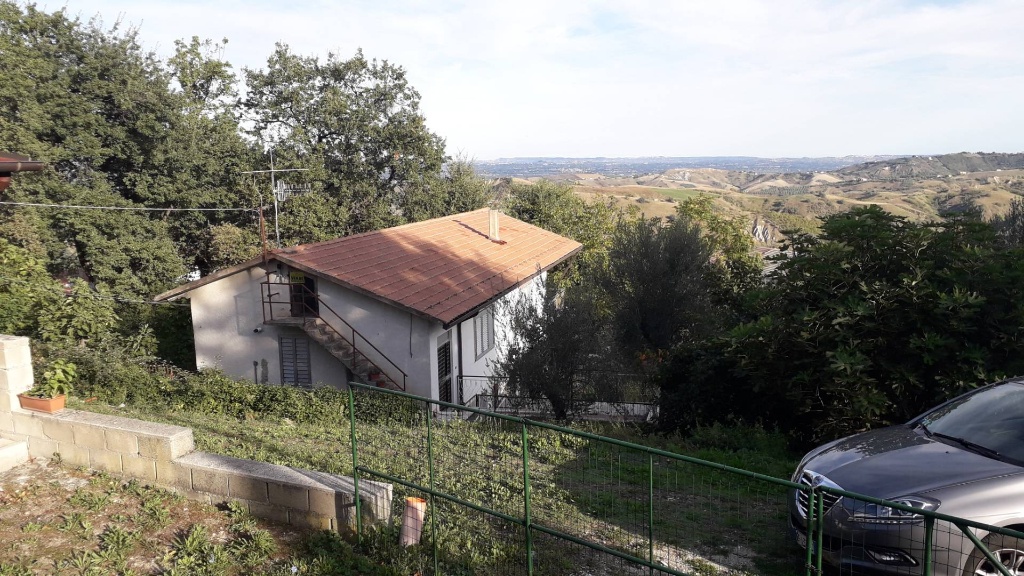 Casa indipendente in Via Molino, Roccamontepiano, 6 locali, 2 bagni