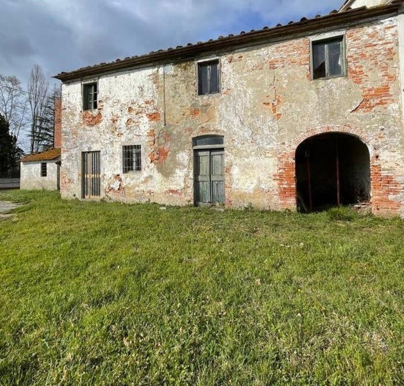 Porzione di casa a Castelfranco di Sotto, 12 locali, 2 bagni, 503 m²