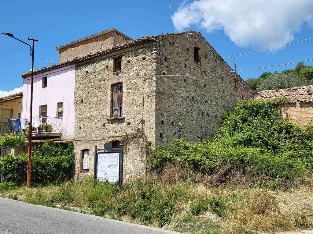 Casa semindipendente a Montalto Uffugo, 4 locali, 125 m² in vendita