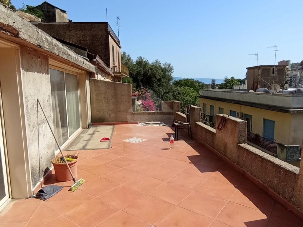 Appartamento in Via Merulla, Messina, 5 locali, 2 bagni, arredato