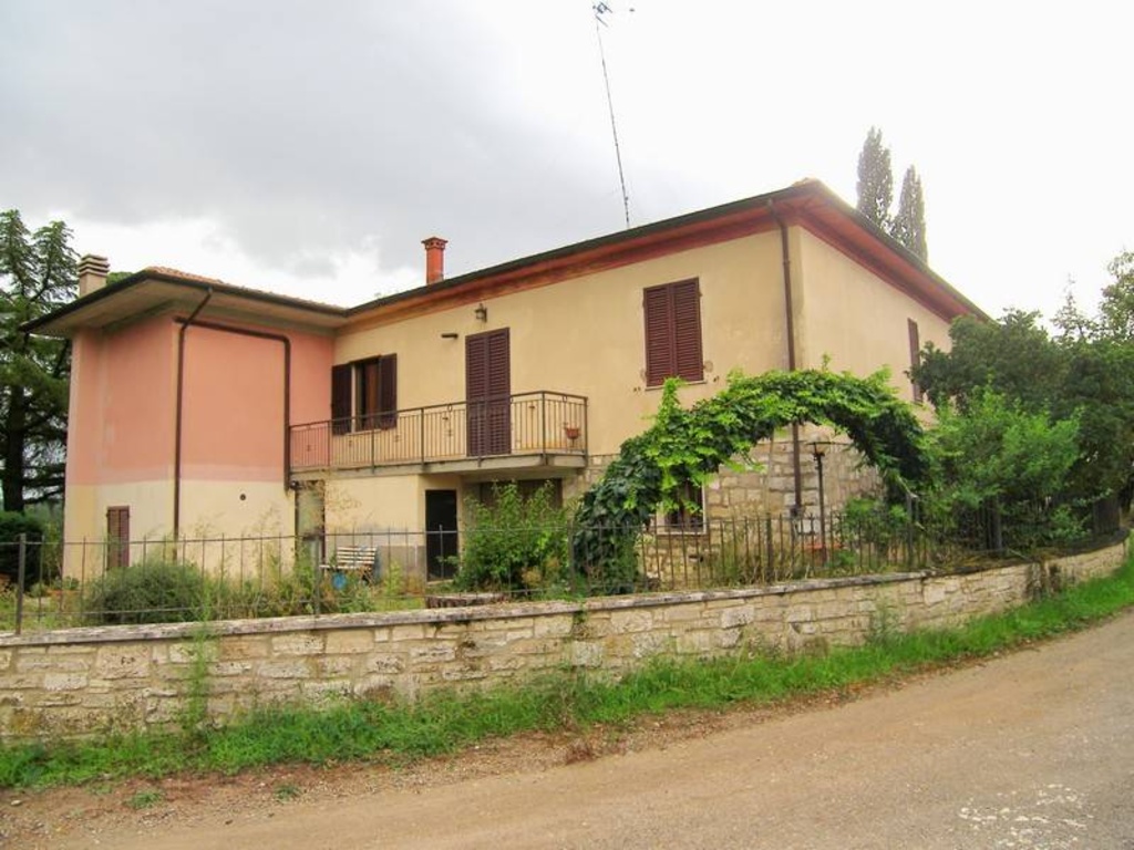 Appartamento bifamiliare a Rapolano Terme, 12 locali, 2 bagni, 150 m²