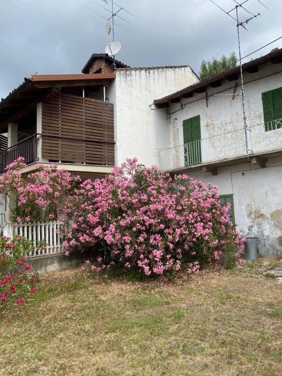 Casa indipendente in Frazione Pironda, Montiglio Monferrato, 6 locali
