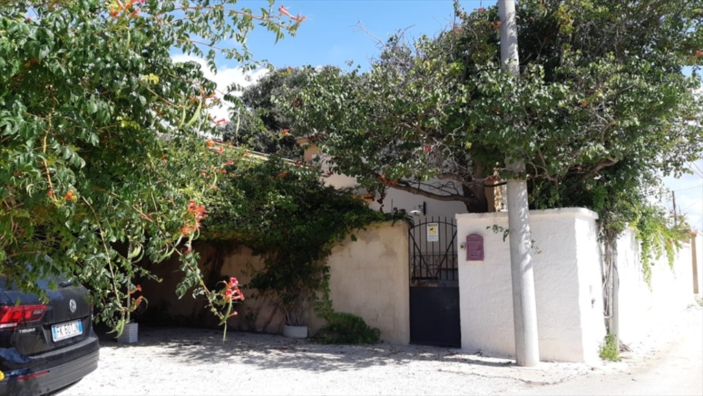 Casa indipendente a Marsala, 5 locali, 1 bagno, giardino privato