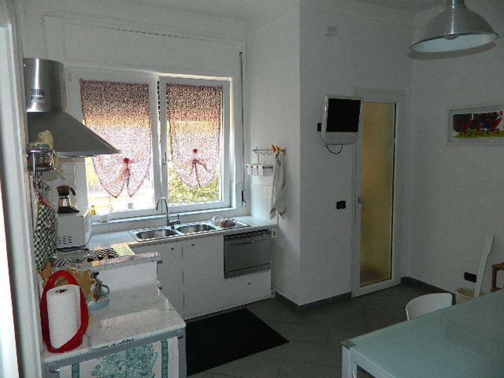 Appartamento ad Ameglia, 5 locali, 100 m², 1° piano in vendita