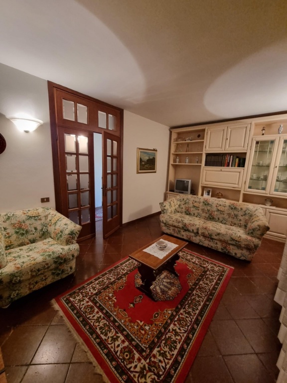 Casa singola a Castelfranco di Sotto, 11 locali, giardino privato