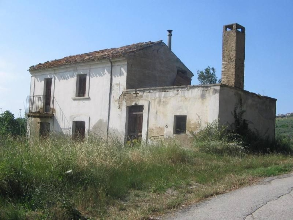 Casa indipendente a Castel Frentano, 4 locali, 90 m², da ristrutturare