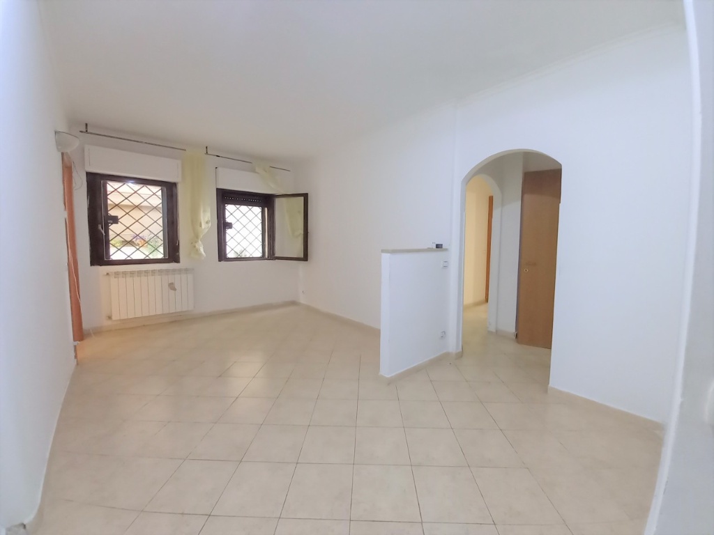 Appartamento in Via Rosata, Guidonia Montecelio, 5 locali, 2 bagni