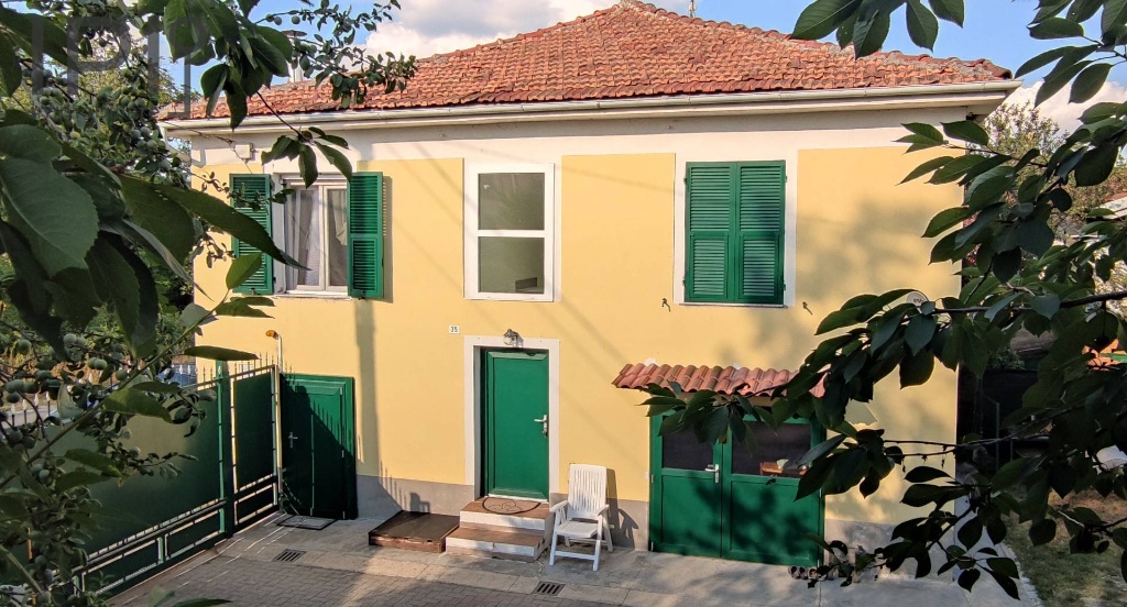 Casa indipendente in Loc Villa, Piana Crixia, 8 locali, 1 bagno