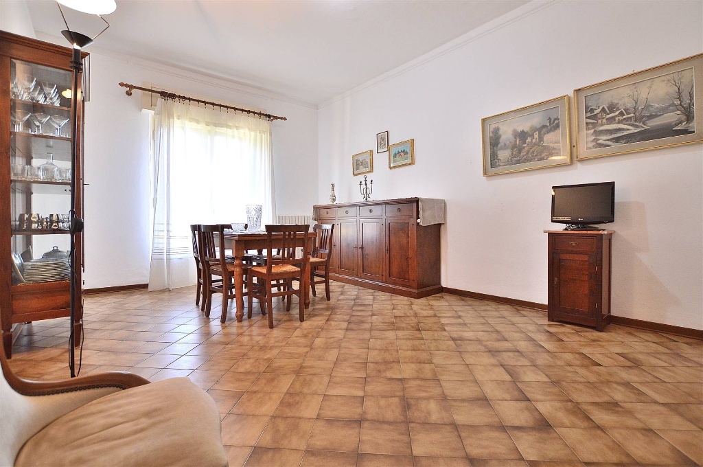 Appartamento in Via Guido da Siena, Siena, 5 locali, 1 bagno, 93 m²