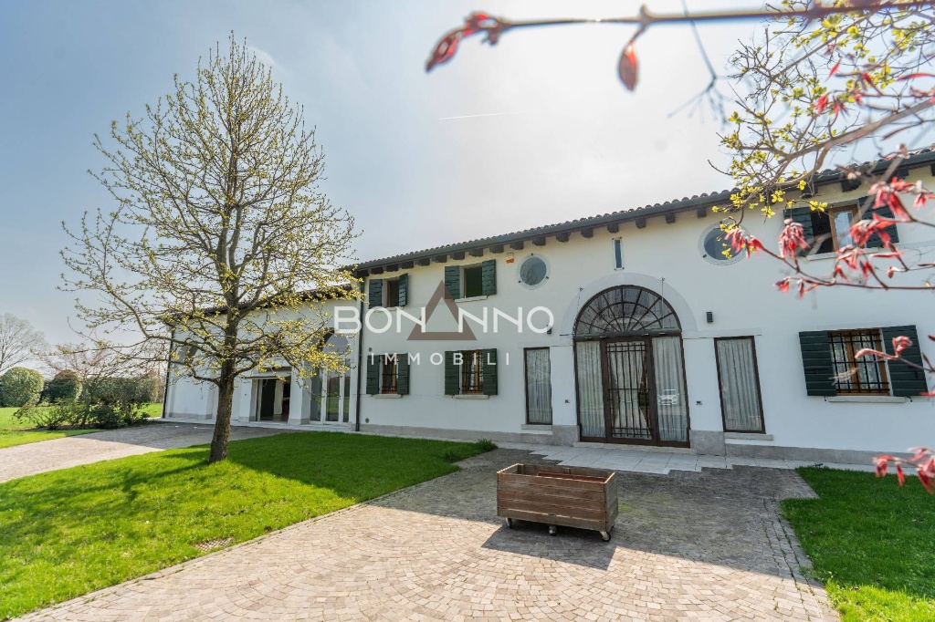 Villa in Via San Vitale, Quinto di Treviso, 8 locali, 5 bagni, con box