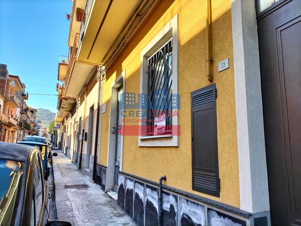 Casa indipendente in Via garibaldi, Calatabiano, 4 locali, 1 bagno