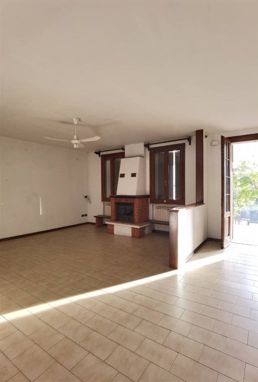 Appartamento bifamiliare a San Benedetto Po, 6 locali, 2 bagni, 150 m²