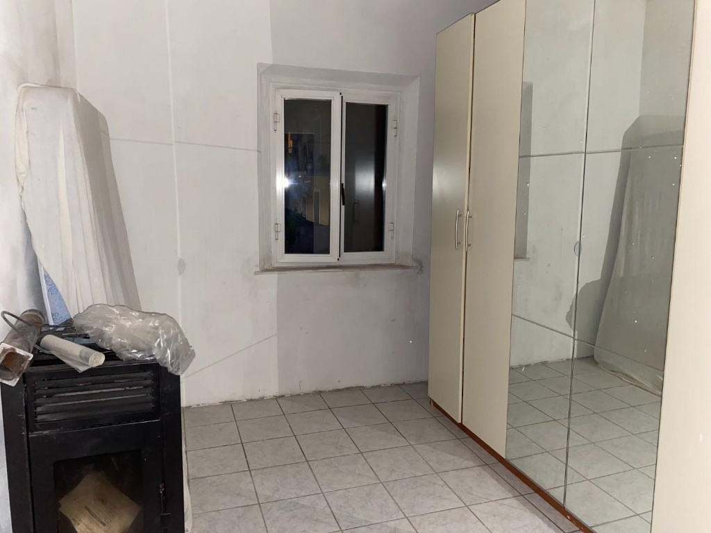 Bilocale a Pontedera, 1 bagno, arredato, 45 m², 1° piano in vendita