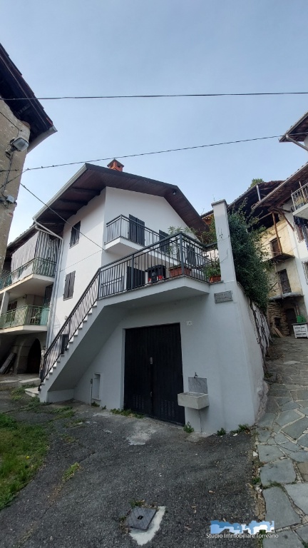 casa semindipendente in vendita a Val di Chy in zona Pecco