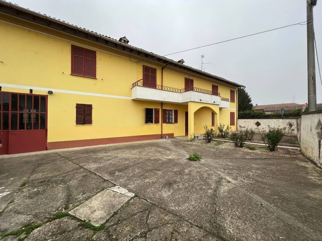 Casa indipendente a Sant'Angelo Lomellina, 8 locali, 1 bagno, 210 m²