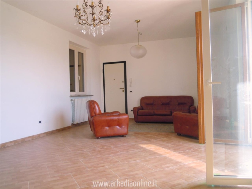 Villa a schiera in Via R. Donelli, Fiorenzuola d'Arda, 4 bagni, garage