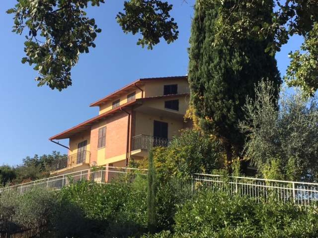 Casa indipendente in Via delle Naiadi 60, Perugia, 5 locali, 3 bagni