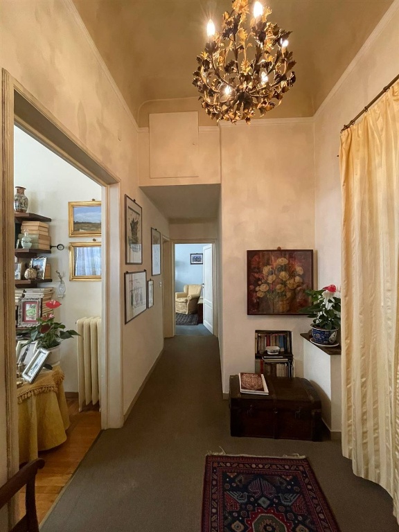 Appartamento a Firenze, 5 locali, 1 bagno, 128 m², 2° piano in vendita