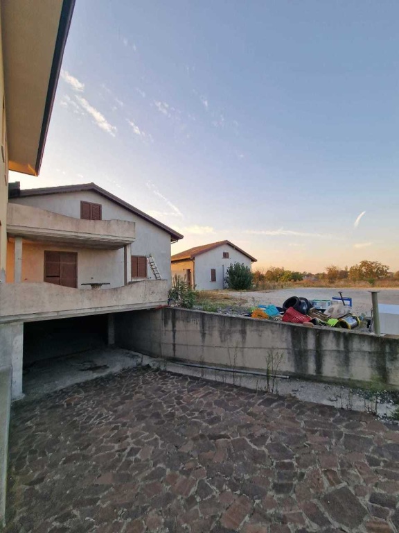 Villa a schiera a Rimini, 5 locali, 1 bagno, 158 m², stato discreto