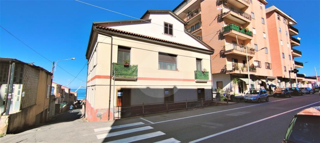 Appartamento in Via Nazionale, Pizzo, 6 locali, 1 bagno, 151 m²