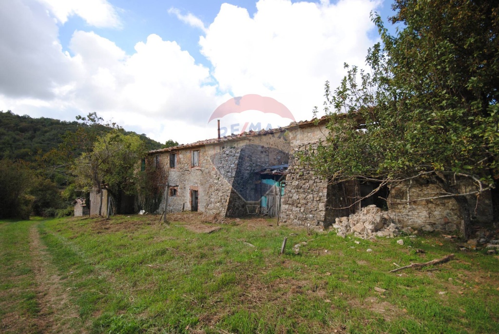 Rustico a Castelnuovo di Val di Cecina, 8 locali, 4 bagni, 350 m²