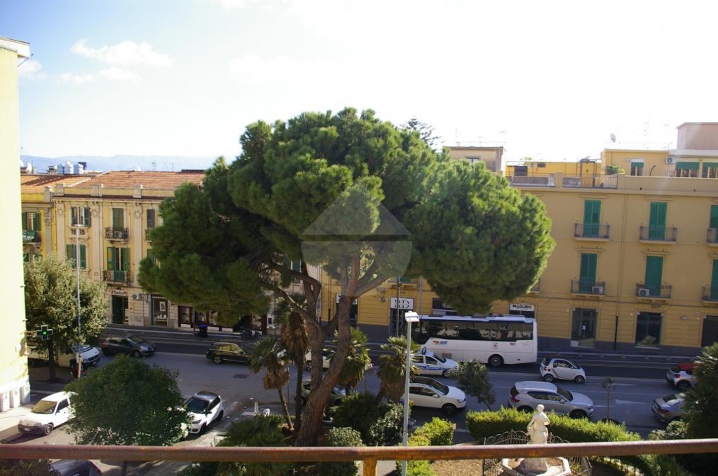 Appartamento in Via XXIV Maggio, Messina, 7 locali, 2 bagni, arredato