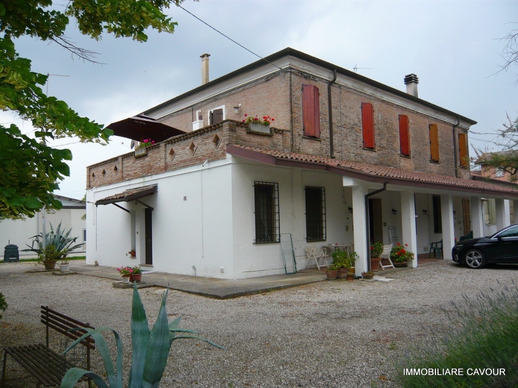 Casa indipendente a Portomaggiore, 9 locali, 2 bagni, 223 m², 1° piano