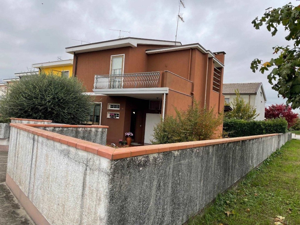 Villa a schiera in VIA VISENTINI 42, Fossalta di Portogruaro, 5 locali