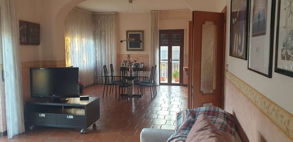Appartamento ad Ascoli Piceno, 8 locali, 2 bagni, 224 m², ultimo piano