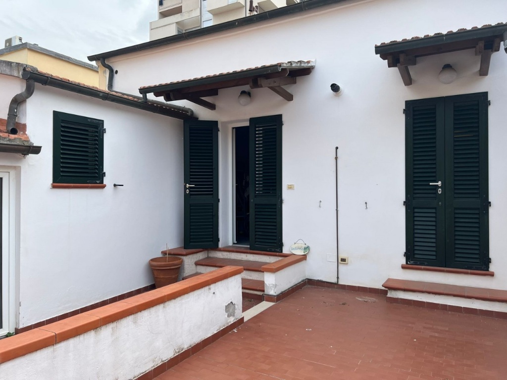 Villa a schiera a Follonica, 4 locali, 2 bagni, arredato, 95 m²