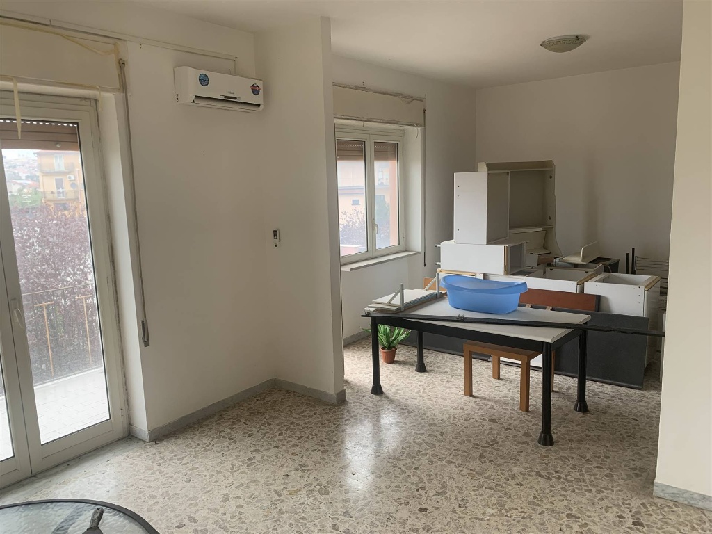 Appartamento in Nazionale 7, Sessa Aurunca, 5 locali, 2 bagni, 105 m²
