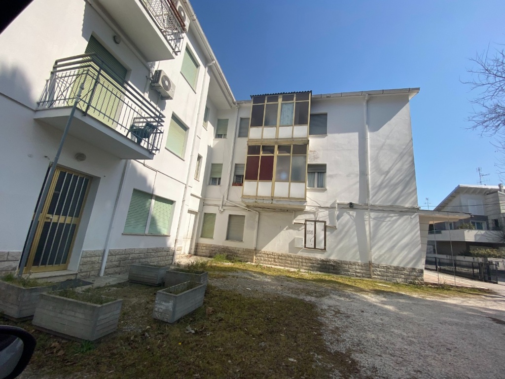 Palazzo a Cervia, 20 locali, 500 m², 1° piano, riscaldamento autonomo