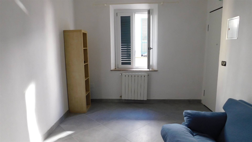Bilocale a Prato, 1 bagno, arredato, 60 m², 1° piano in vendita