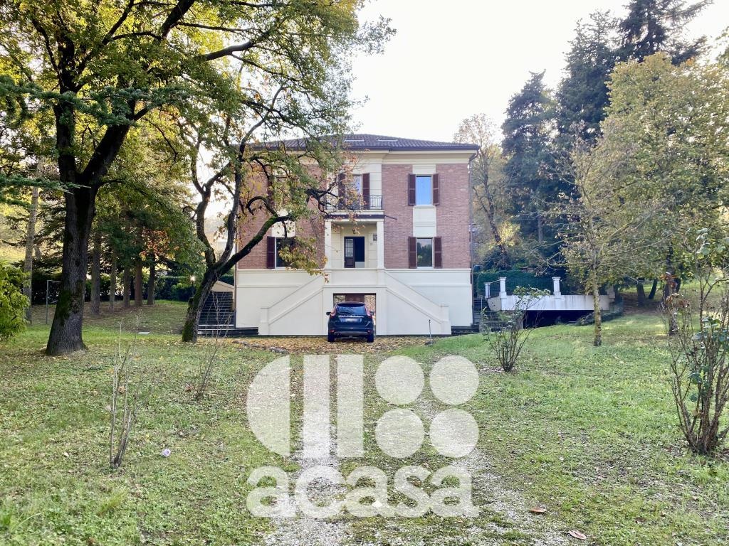 Villa a Sarsina, 8 locali, 2 bagni, con box, arredato, 486 m²