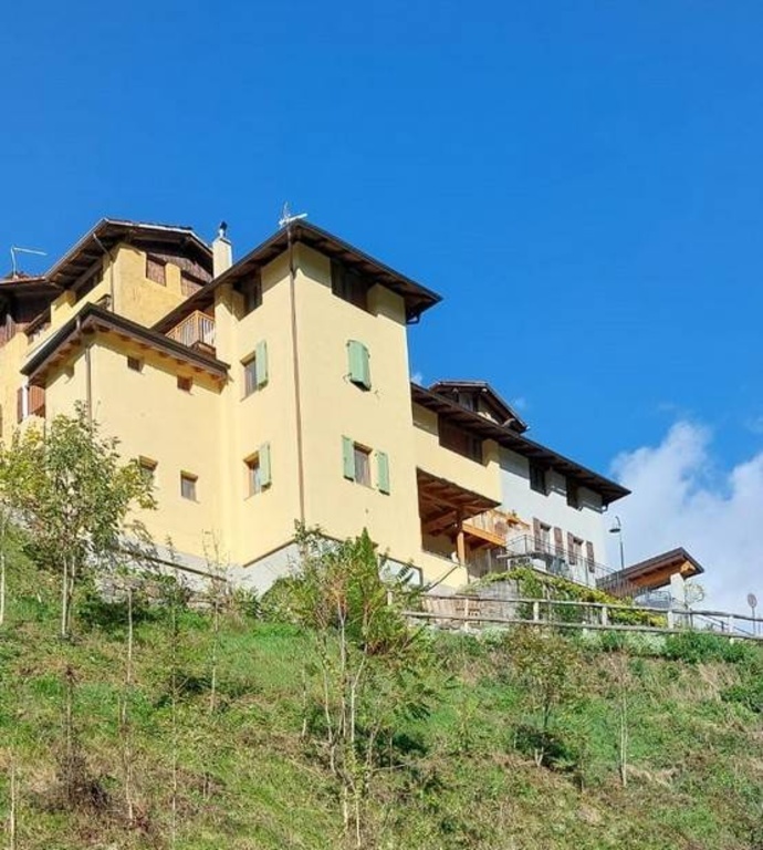 Casa indipendente a Pieve di Bono-Prezzo, 10 locali, 3 bagni, arredato