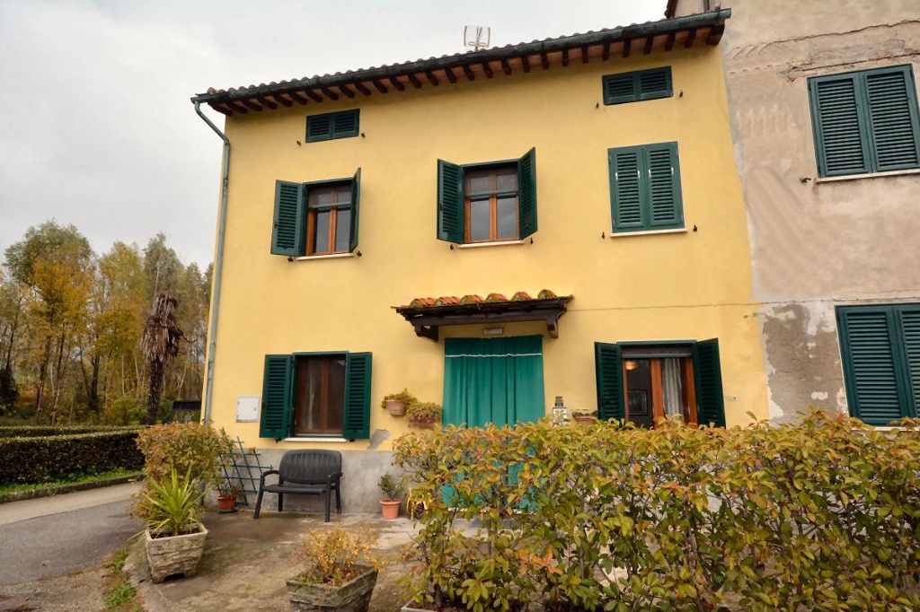 Terratetto - terracielo a Lucca, 4 locali, 1 bagno, giardino privato