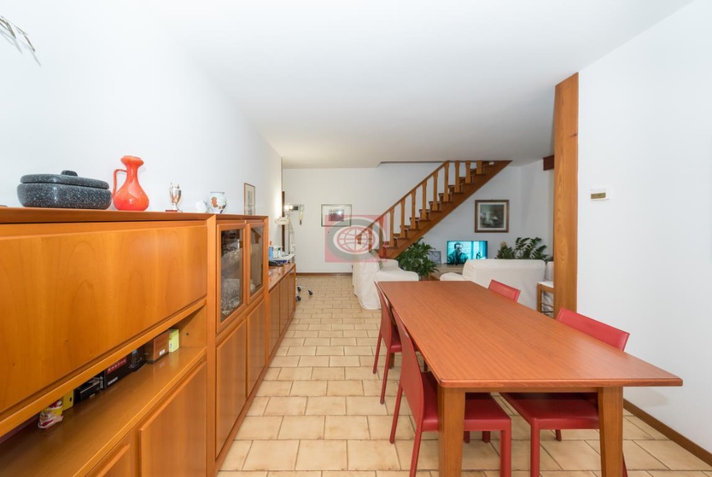 Appartamento a Cervia, 5 locali, 2 bagni, con box, 140 m² in vendita