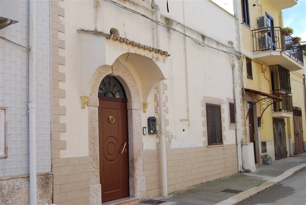 Casa indipendente a San Ferdinando di Puglia, 3 locali, 2 bagni, 90 m²