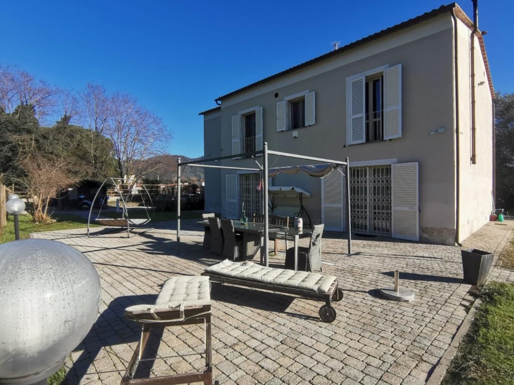 Villa a San Giuliano Terme, 8 locali, 3 bagni, giardino privato