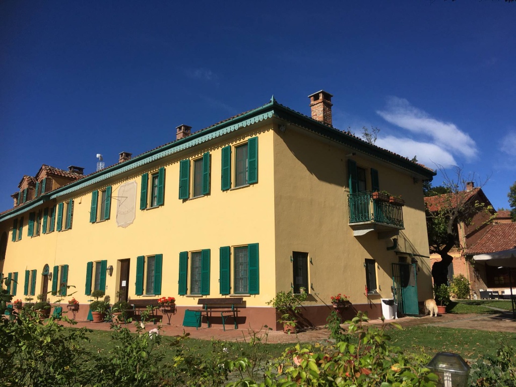 Rustico in Frazione Mombarone, Asti, 15 locali, giardino privato