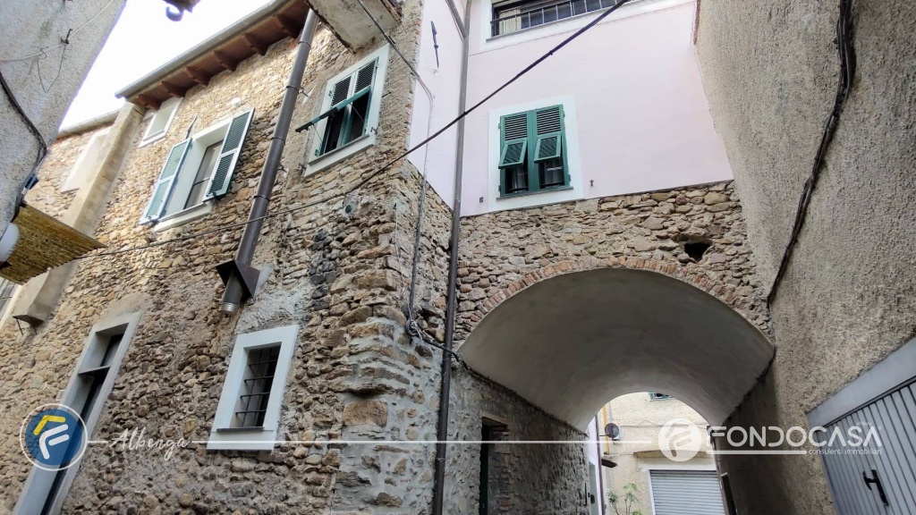 Casa semindipendente in Via Rive, Albenga, 5 locali, 2 bagni, 210 m²