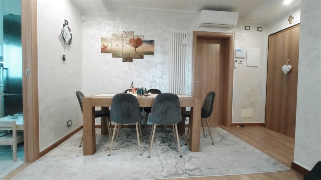Appartamento a Udine, 6 locali, 2 bagni, 124 m², 2° piano, ascensore