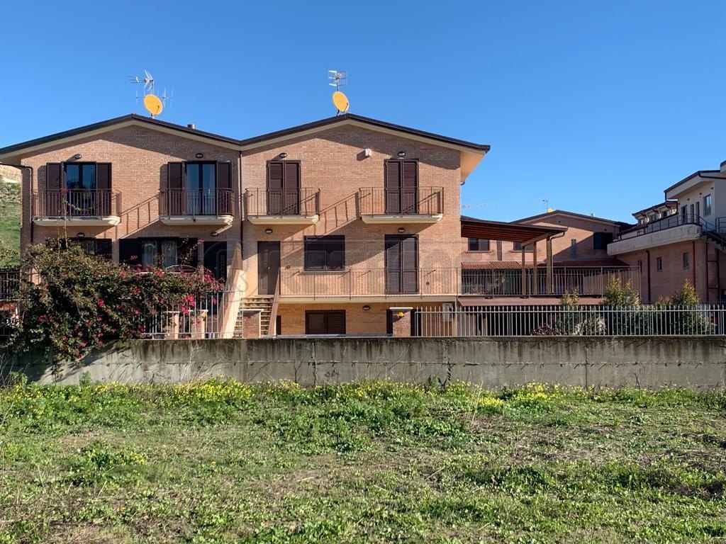 Villa in Via Antonio Izzi de Falenta, Catanzaro, 5 locali, 200 m²