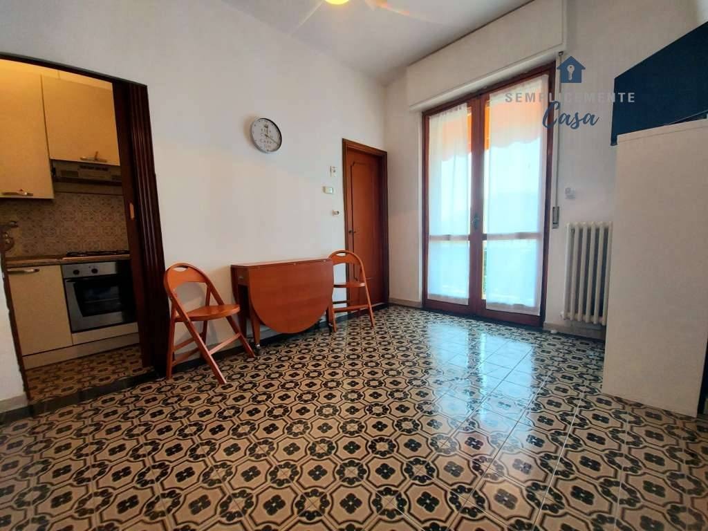 Monolocale a Loano, 1 bagno, arredato, 30 m², ultimo piano in vendita